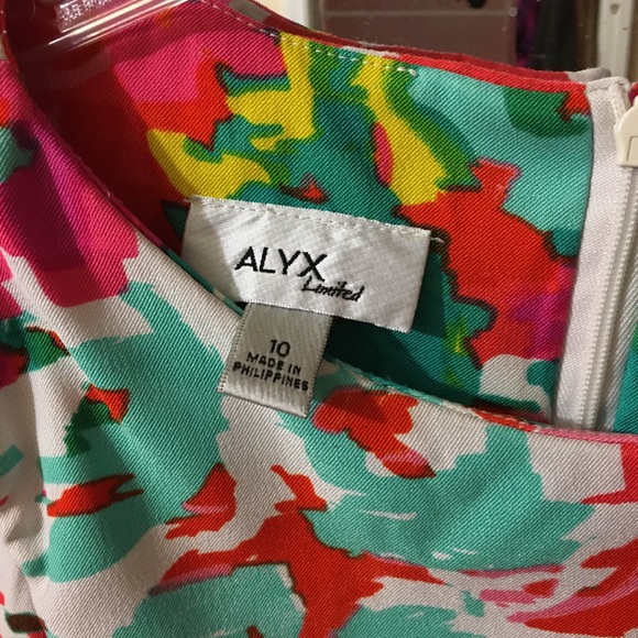 Spring dress - Picture 2 of 2